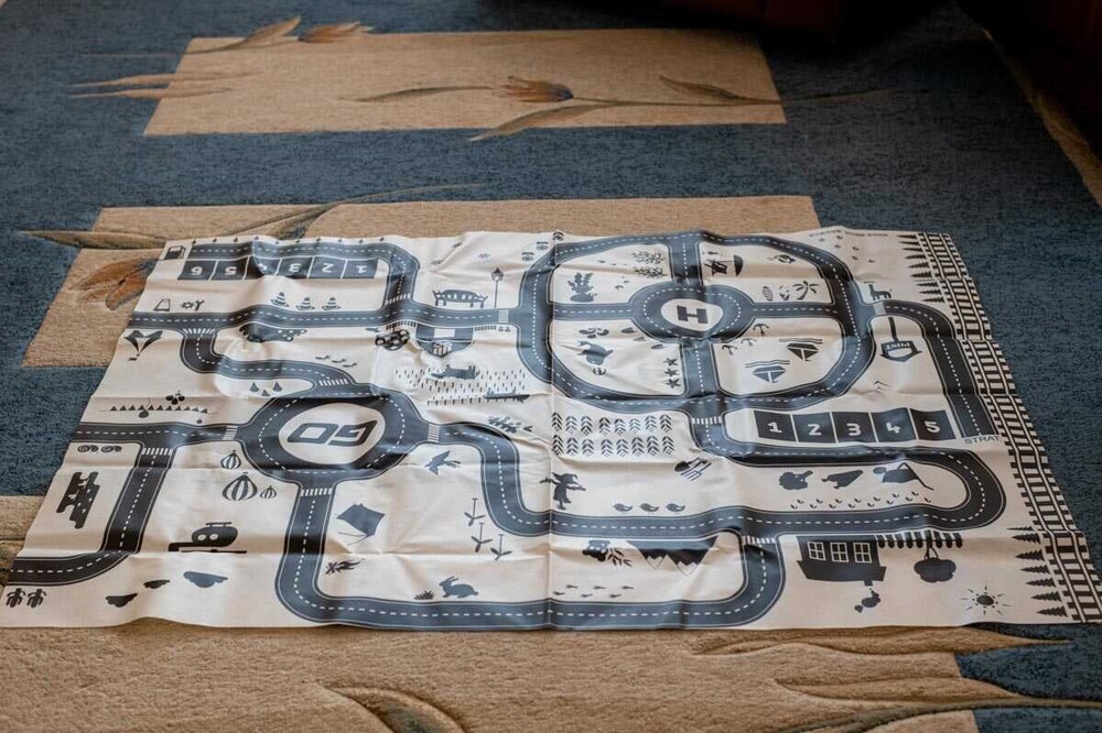 Covor copii cu traseu auto, mașini, drumuri, 130 x 100 cm, circuit cu semne de circulație incluse, impermeabil 6