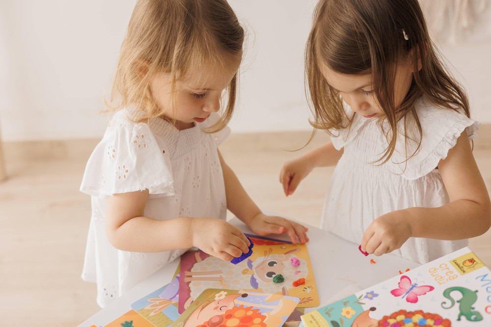 Creează cu mine, joc îndemânare Colaje magice, Ludattica, 3-5 ani 8