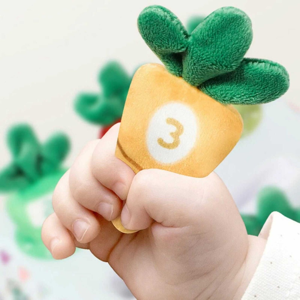 Cutie senzorială bebeluși cu șervețele și morcovi textili, jucărie educativă motricitate fină 3