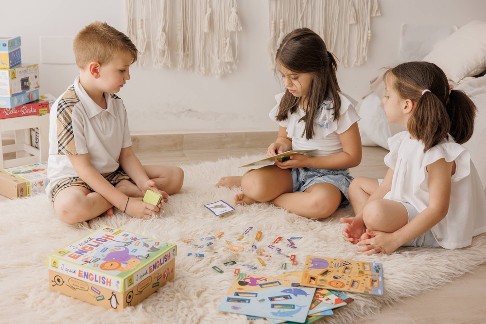 Joc Montessori Să vorbim în engleză, Ludattica, 4-7 ani 3