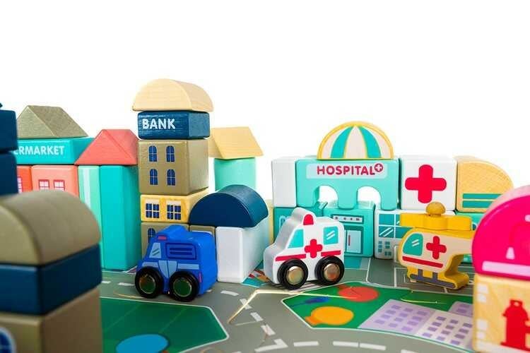 Set cuburi de construit din lemn Orășel cu 115 piese 10