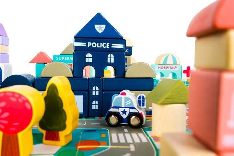 Set cuburi de construit din lemn Orășel cu 115 piese 8