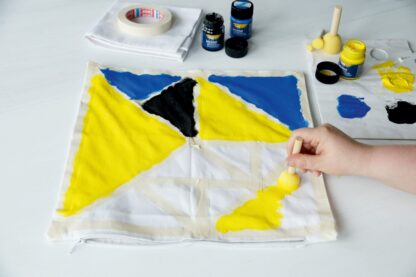 Vopsea pentru textile deschise și închise la culoare Javana, 20 ml 2
